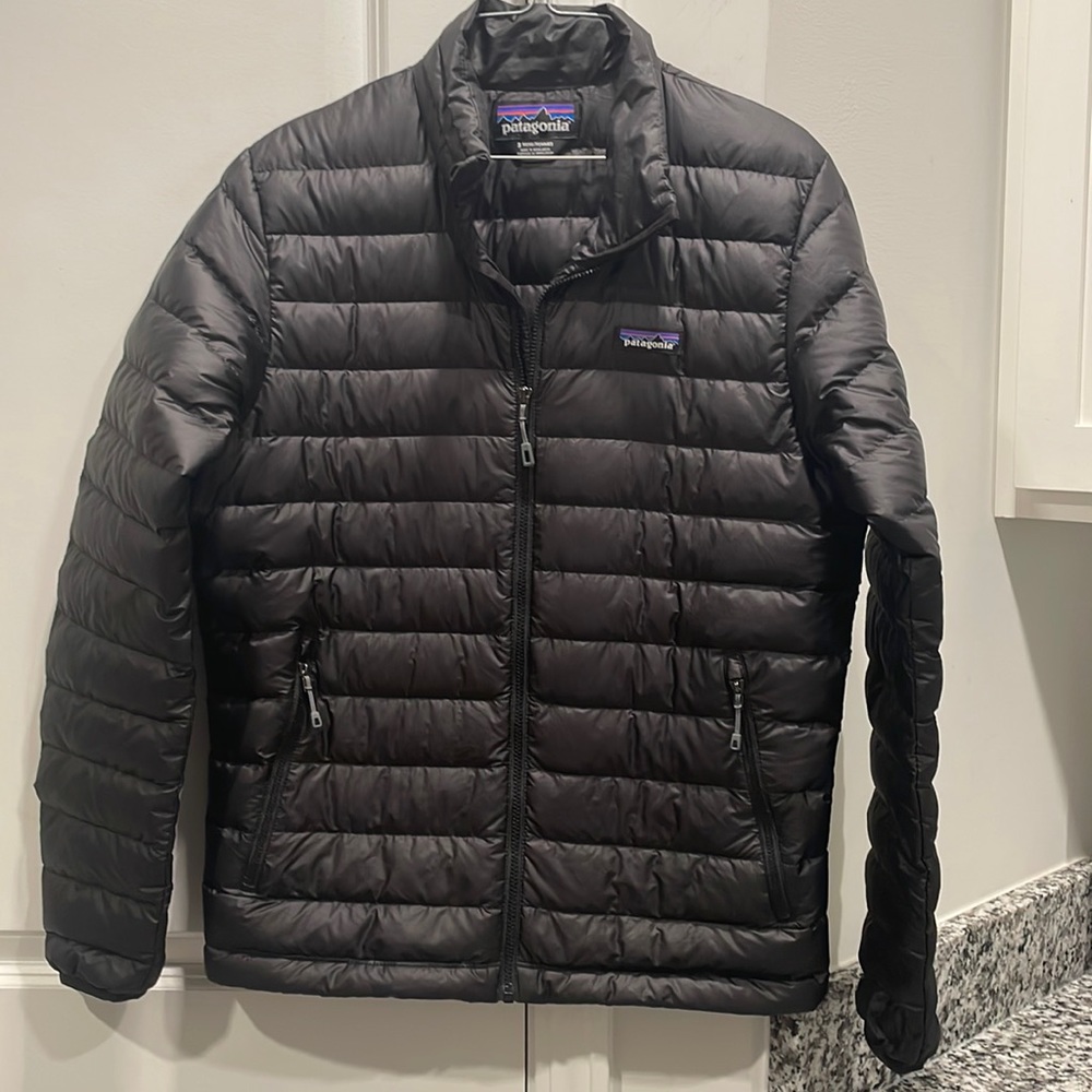 Men’s small Patagonia jacket with down